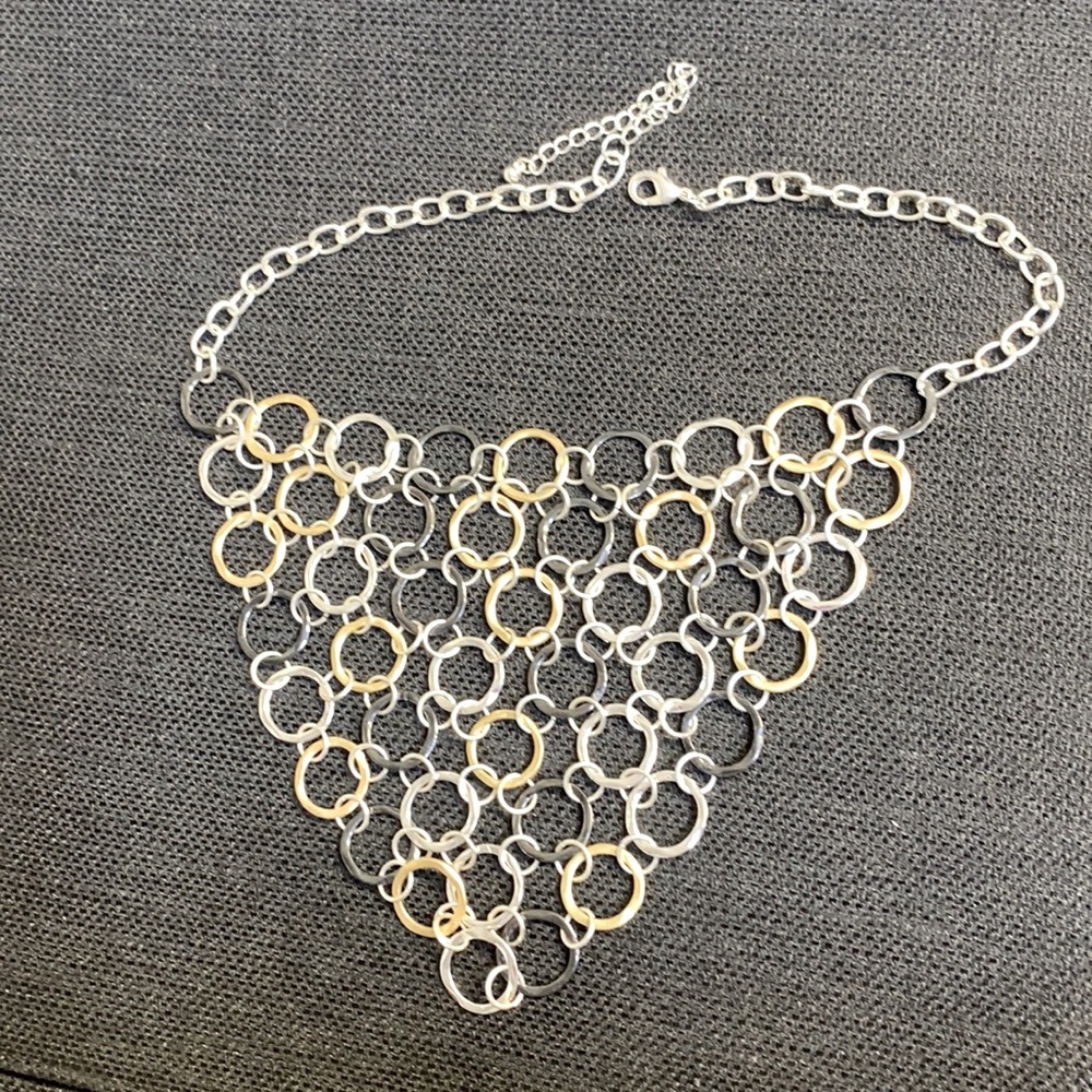 Tri-coloured circle necklace